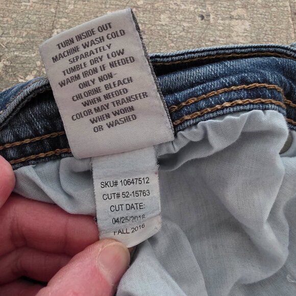 Torrid Woman's Distressed Wide Leg Raw Hem Blue Jeans Size 26R - Picture 5 of 8